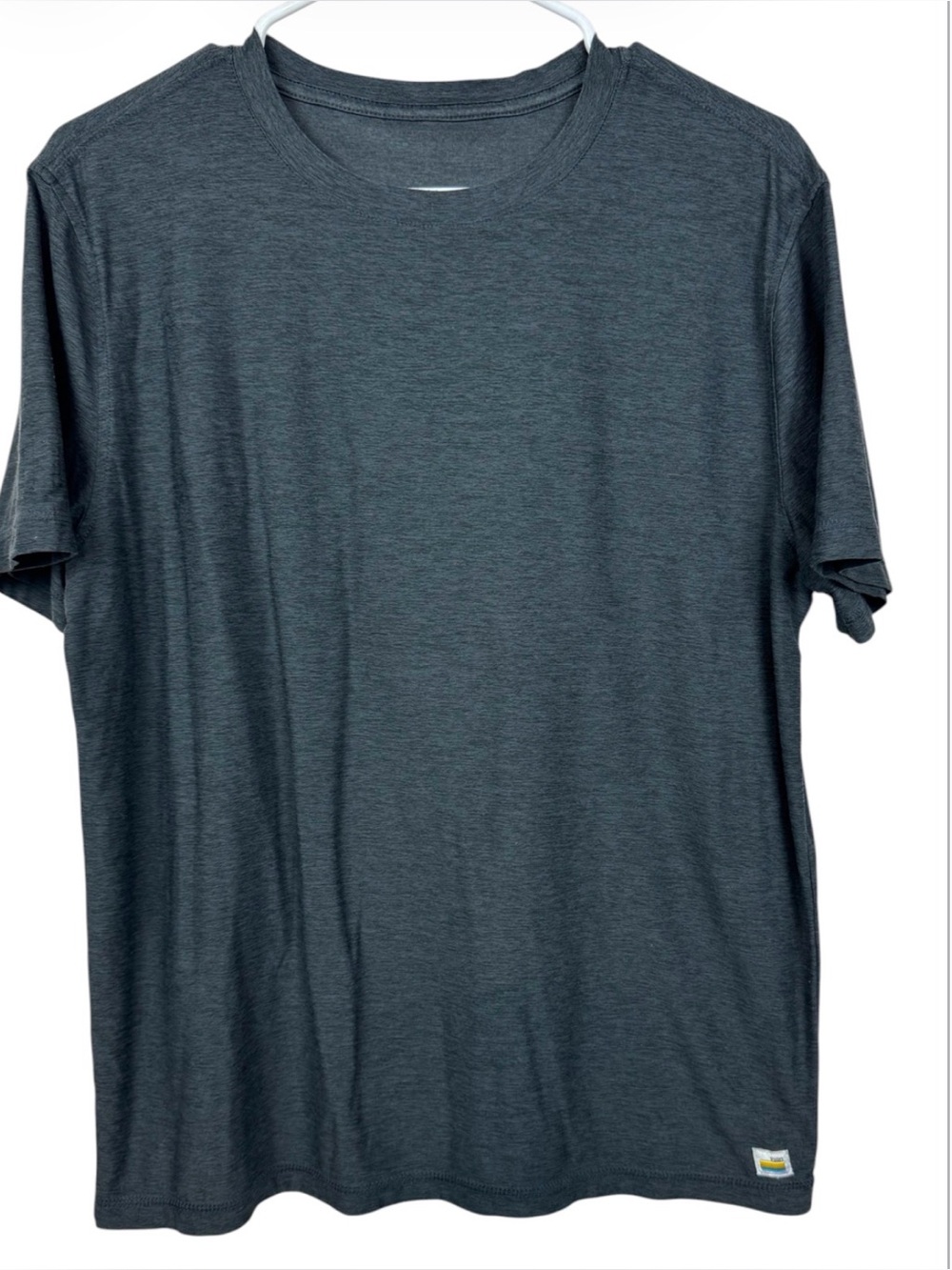Vuori Strato Tech Men’s Short Sleeve Athletic Tee in dark grey M